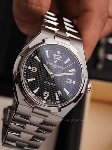 Vacheron-Constantin-Overseas-47040-B01A-9094.png